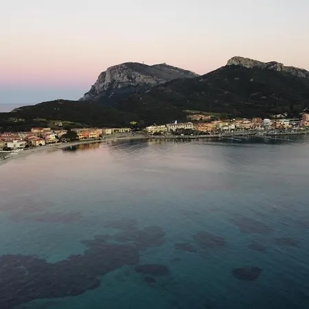 House Rebe * Golfo Aranci